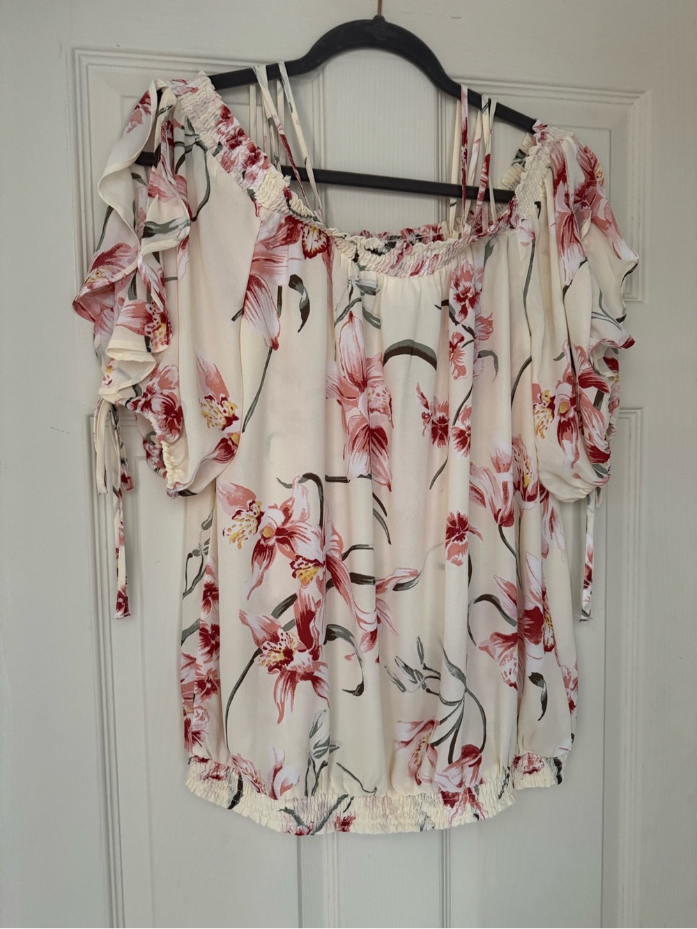 7th Ave. New York & Company Floral Off-The-Shoulder Blouse / Size Large / NWT